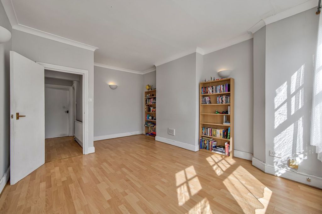 Property photo 3 of 7