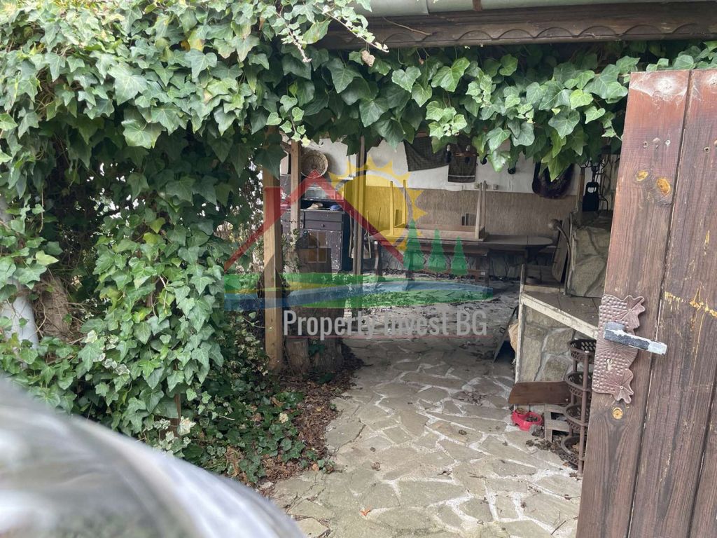Property photo 3 of 6