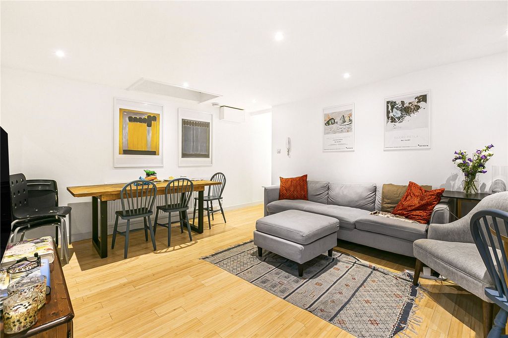 Property photo 1 of 18 Reception Room