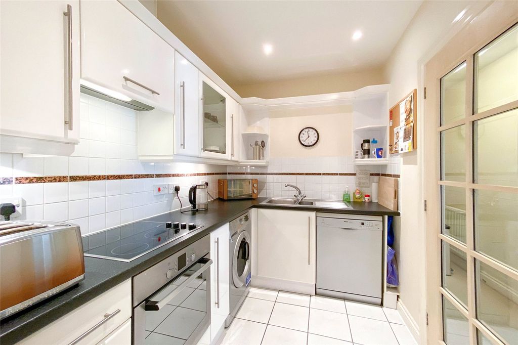 Property photo 2 of 11 4c8611Bb-7625-43c8-9