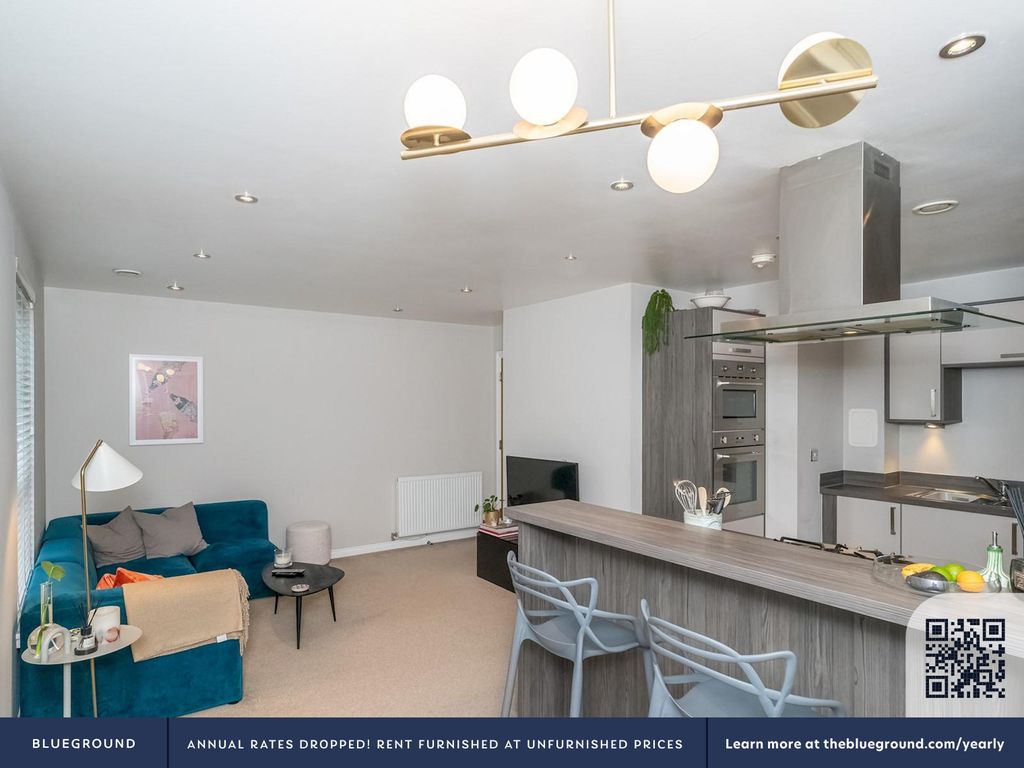 Property photo 3 of 25 Living Room