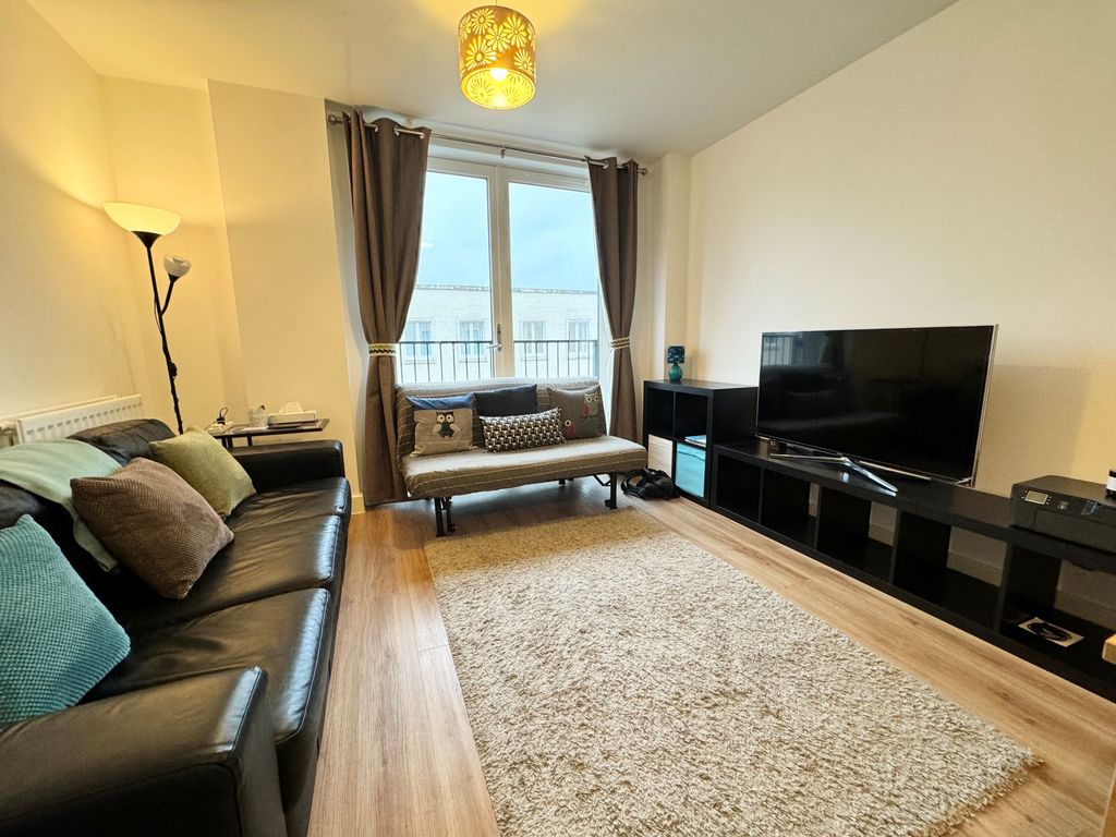 Property photo 2 of 10 Living Room