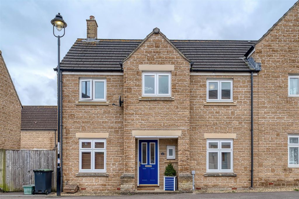 Property photo 1 of 9 Front