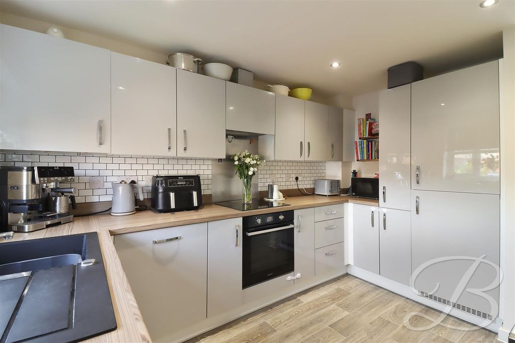 Property photo 2 of 15 Img_0086_1.Jpg