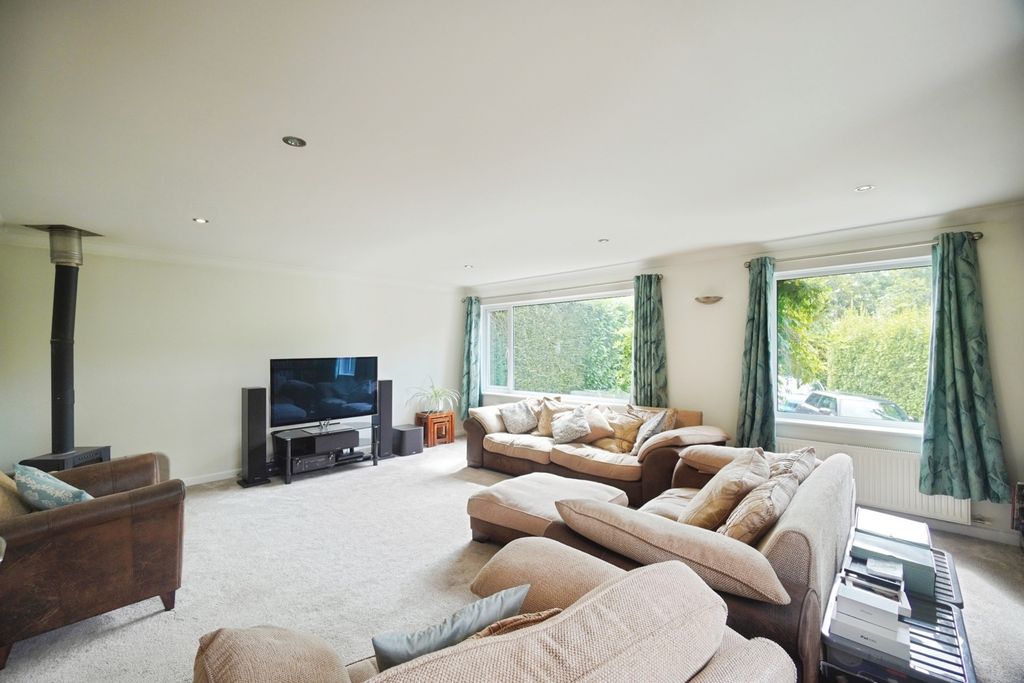 Property photo 2 of 29 Pbox-Img.Jpg
