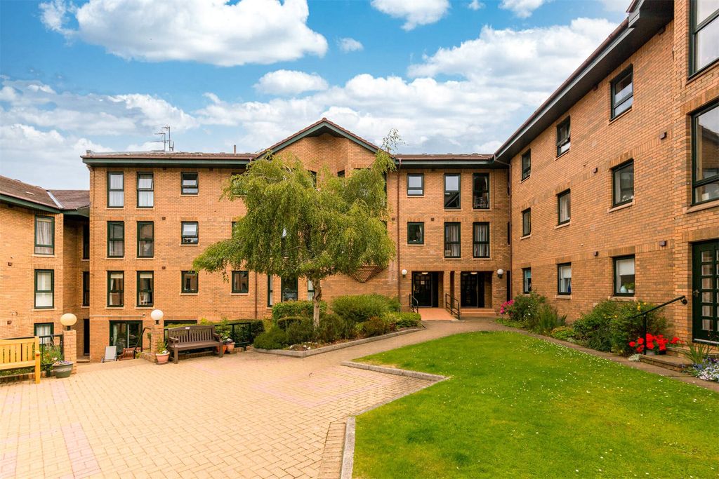 Property photo 1 of 20 Picture No. 01