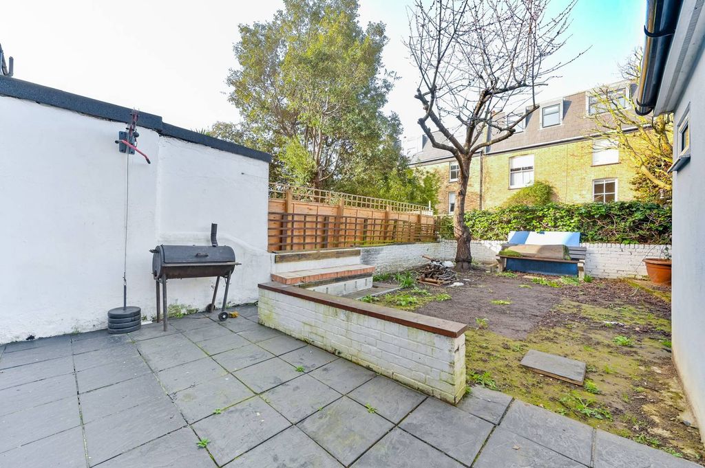 Property photo 3 of 17