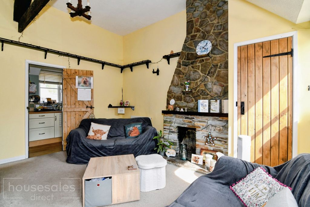 Property photo 3 of 13