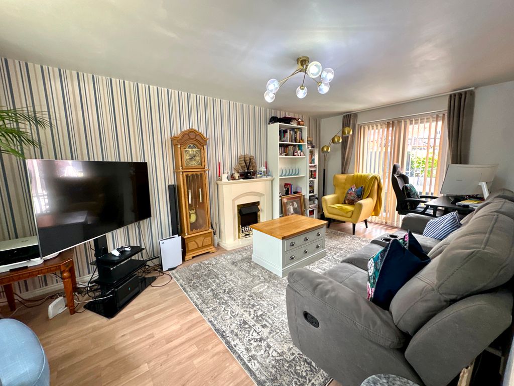 Property photo 2 of 18