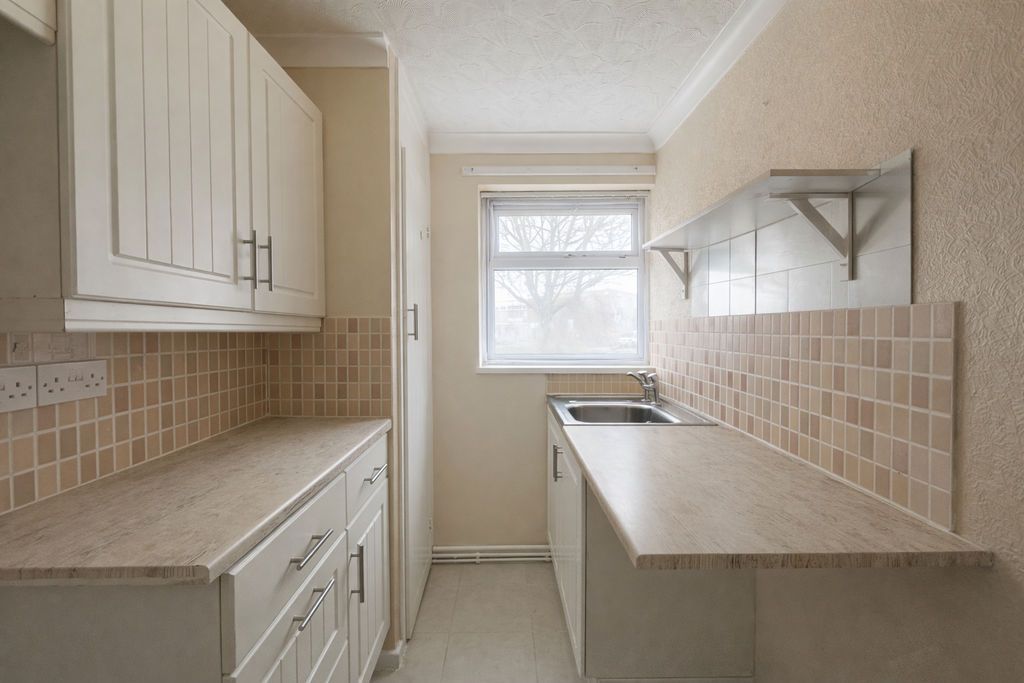 Property photo 1 of 5 Photo 2