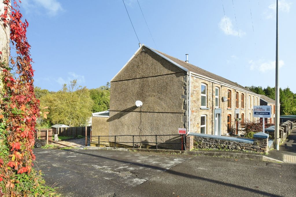 Property photo 1 of 16 Pbox-Img.Jpg