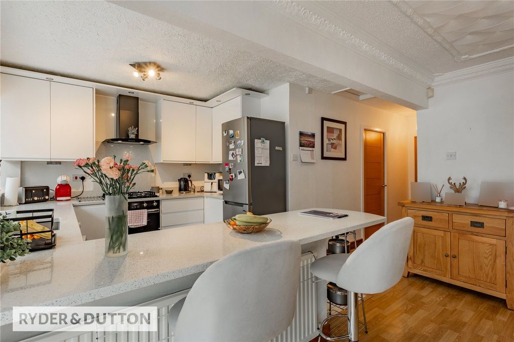 Property photo 1 of 21 Kitchen