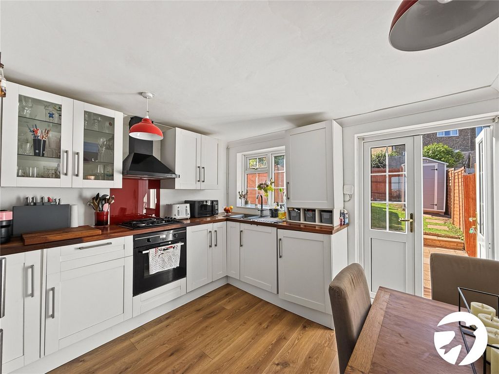 Property photo 3 of 14 Picture No. 12