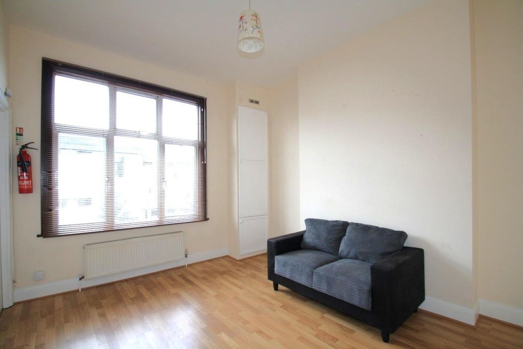 Property photo 3 of 4 Img_8305.Jpg