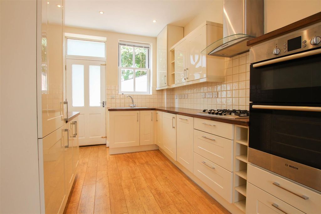 Property photo 2 of 12 Img_5939.Jpg