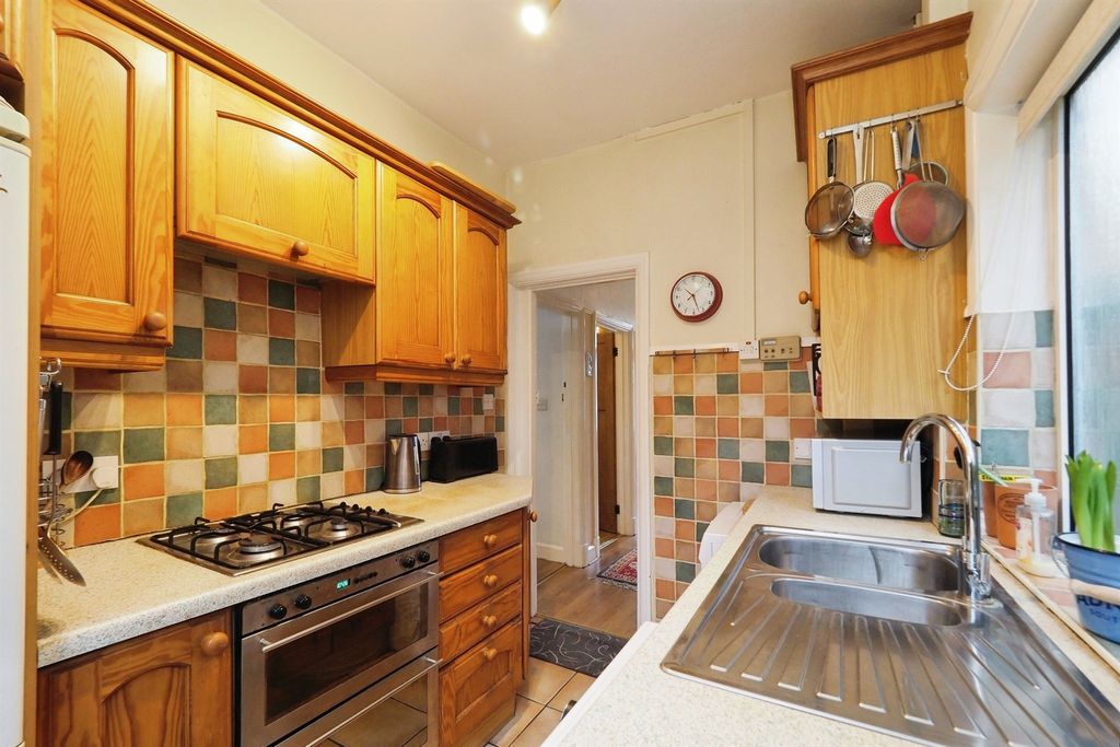 Property photo 3 of 18