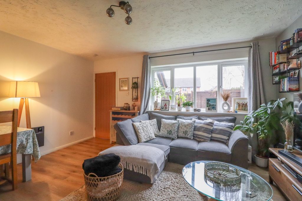 Property photo 2 of 16 4863304