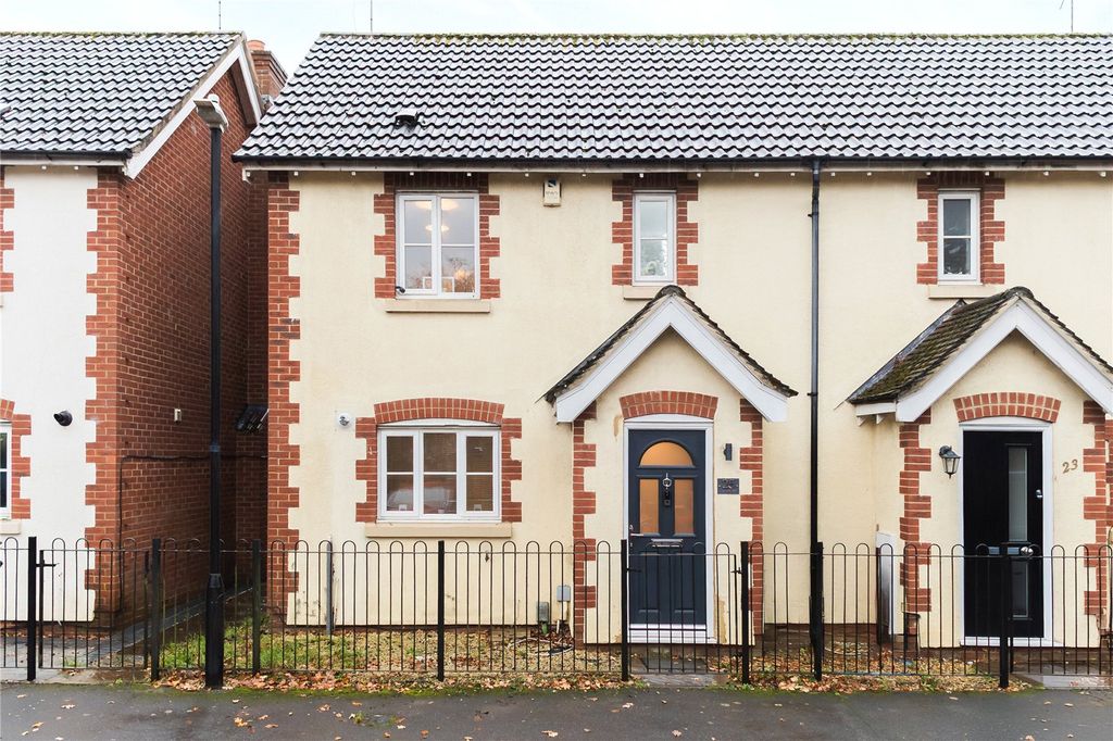 Property photo 1 of 17 Picture No. 01