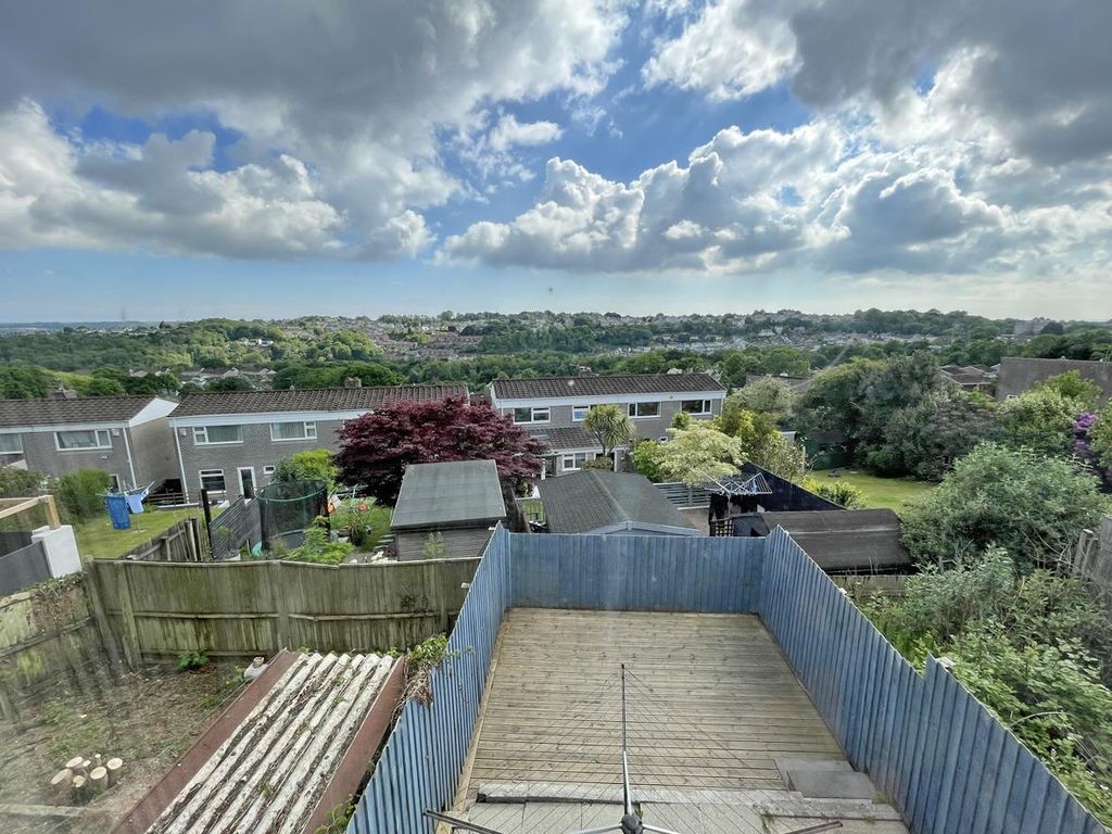 Property photo 2 of 17 Ditton Court 7 - View Fp.Jpg