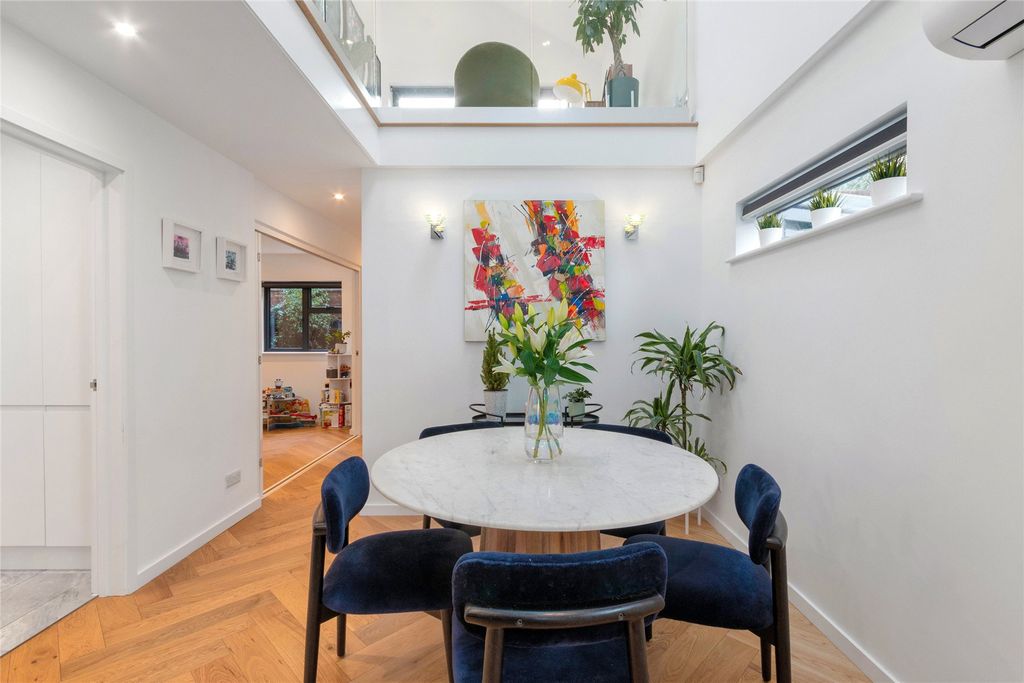 Property photo 3 of 24 Picture No. 12