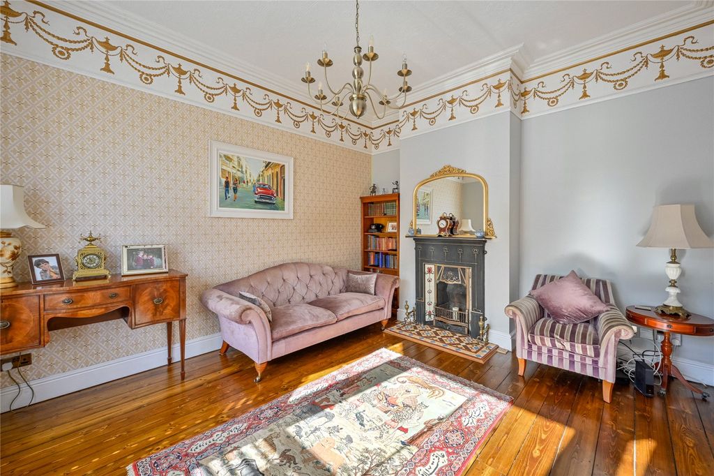 Property photo 3 of 30 Picture No. 11