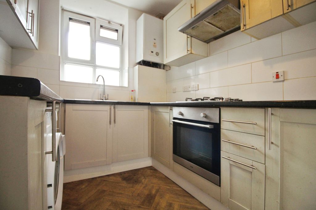 Property photo 3 of 9 5Aa24497-Img_7138.Jpg