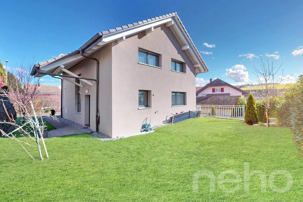 Property photo 3 of 13