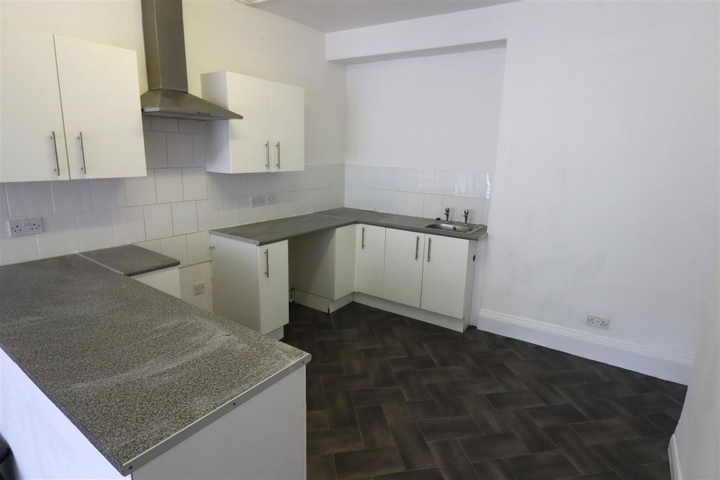 Property photo 3 of 7 Kitchen.Jpg