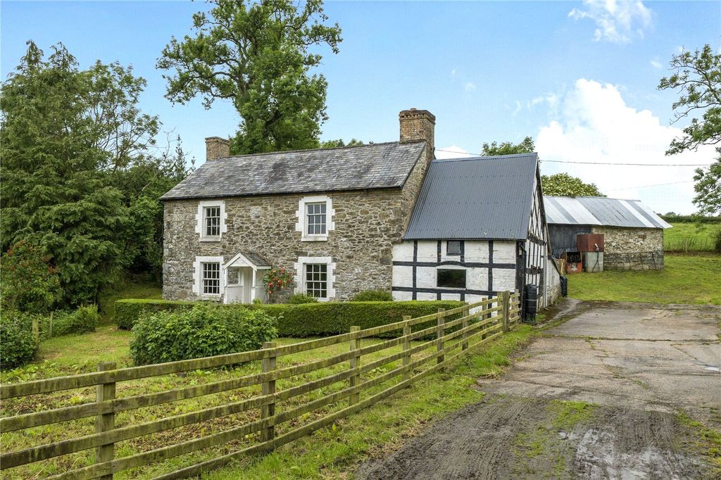 Property photo 2 of 40 Picture No. 16