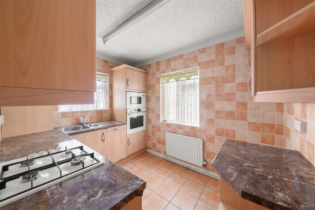 Property photo 2 of 14 1