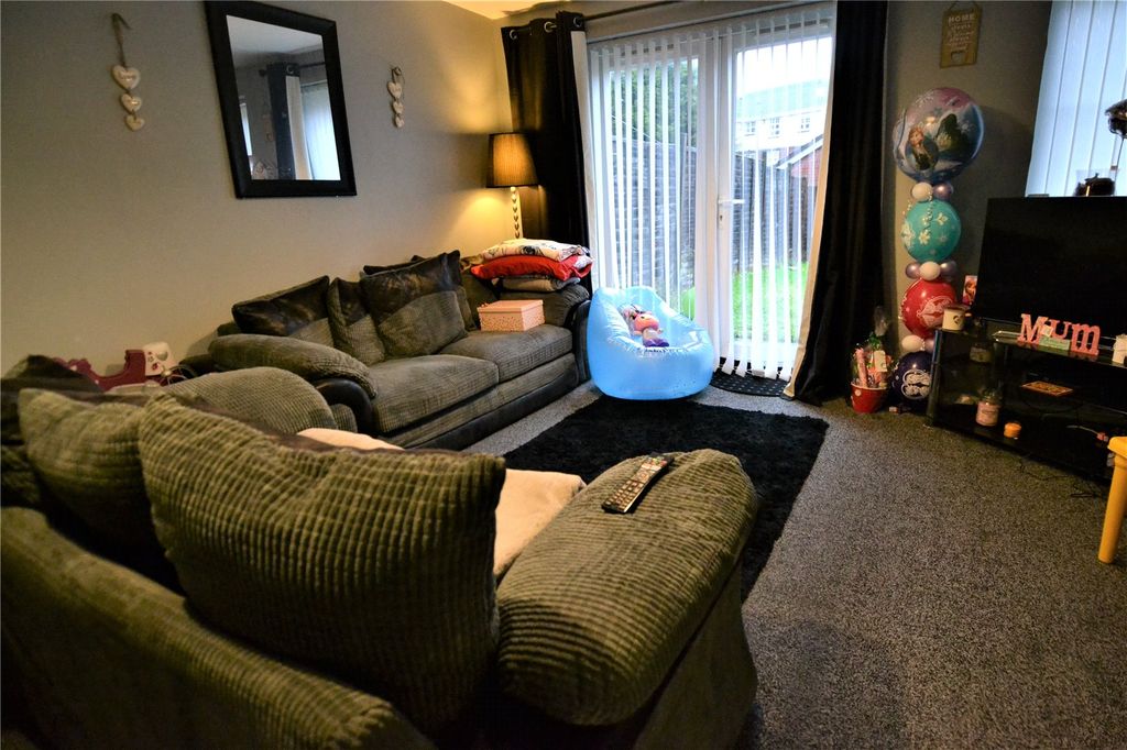 Property photo 3 of 7 Picture No. 11