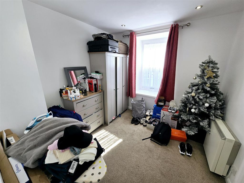Additional image 6 of 1 bed flat for saleWestgate Street, Launceston PL15
