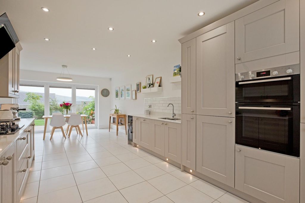 Property photo 2 of 41 Img_9186.Jpg