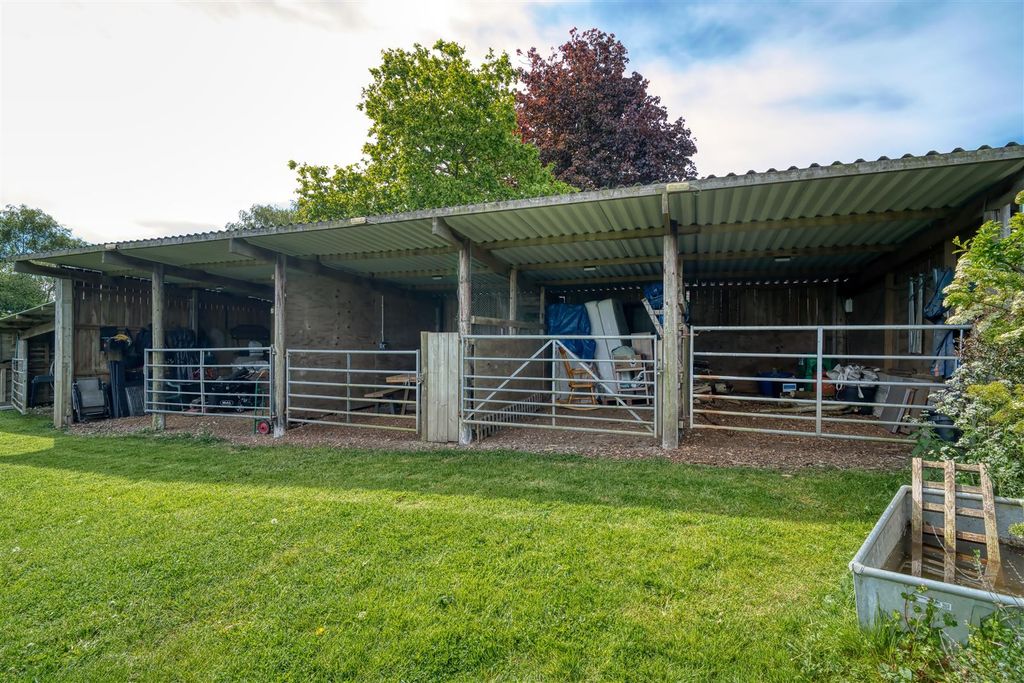 Property photo 3 of 16 Barns