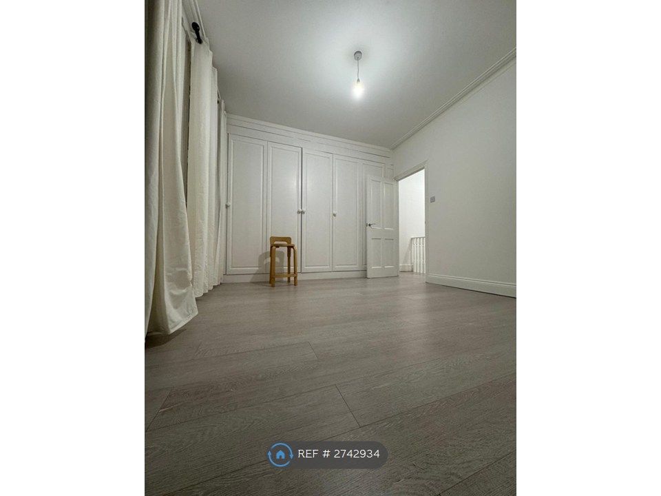 Property photo 2 of 12 Bedroom 1