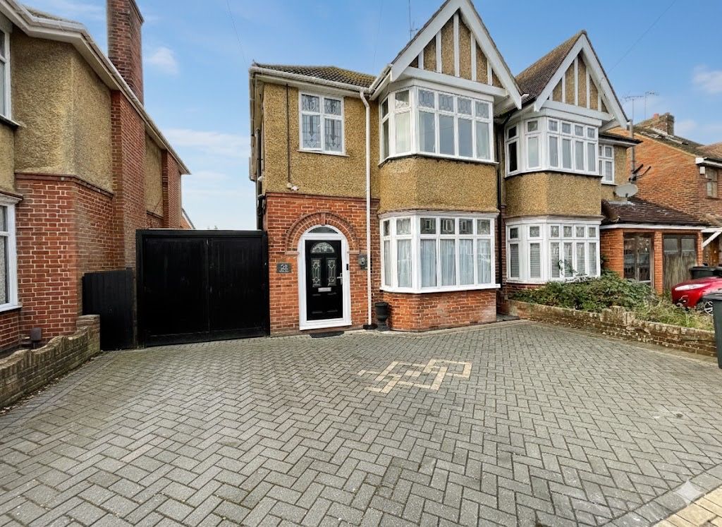 Property photo 1 of 10 4779740