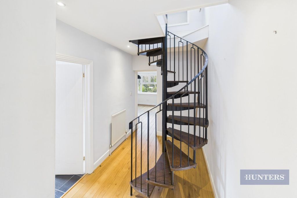 Property photo 2 of 11 Cam05152G0-Pr0293-Still001.Jpg