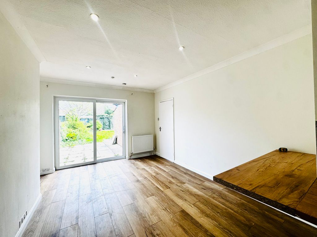 Property photo 2 of 13 Image