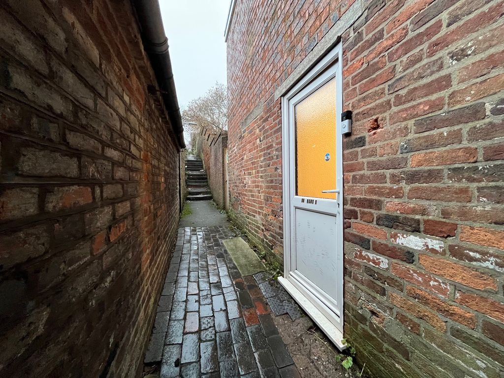 Property photo 2 of 16 Image