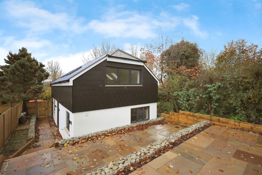 Property photo 1 of 24