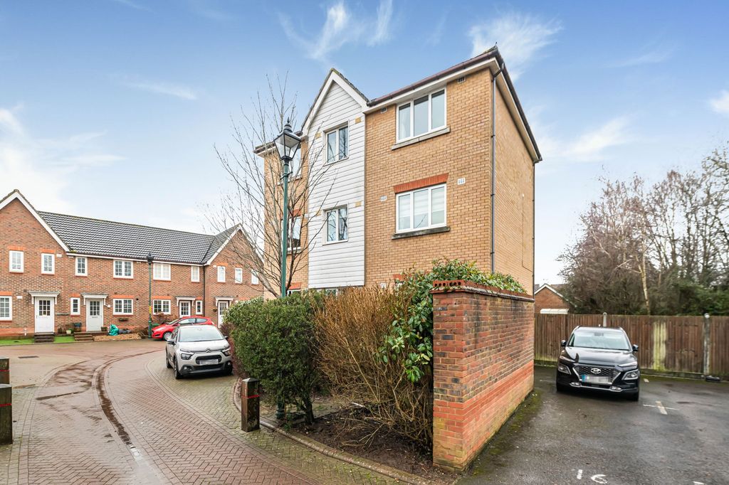 Property photo 3 of 26