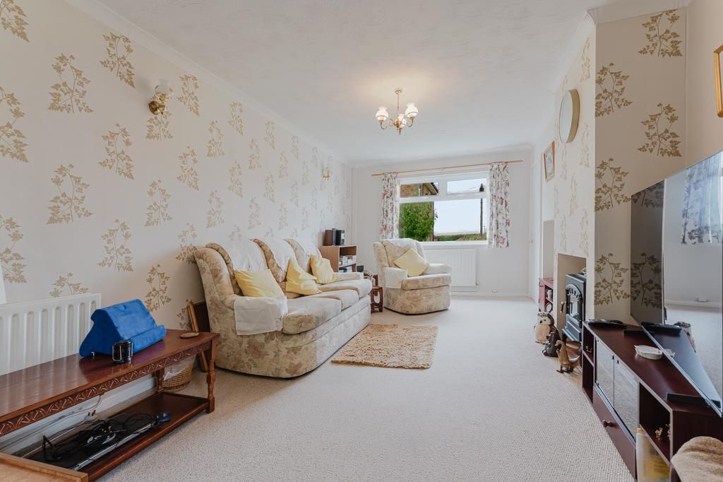 Property photo 2 of 28 51 Leeson Crescent, Barton Seagrave (3 Of 28).Jpg
