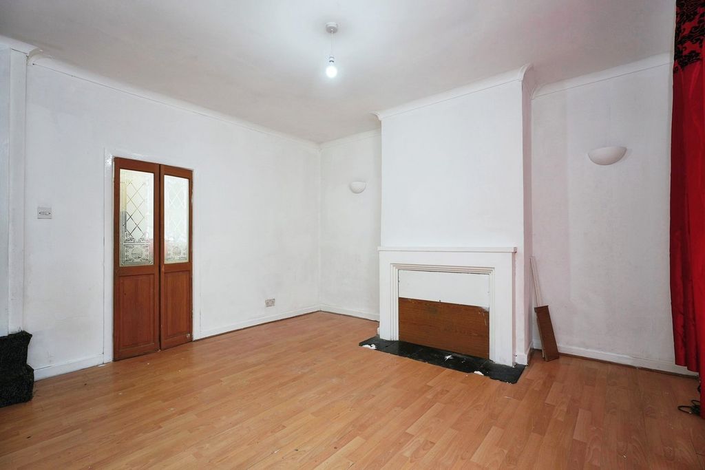 Property photo 3 of 14