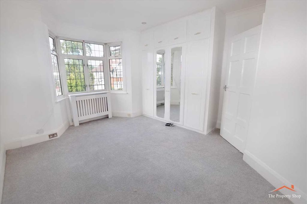 Additional image 10 of 5 bed detached house for salePenshurst Gardens, Edgware HA8