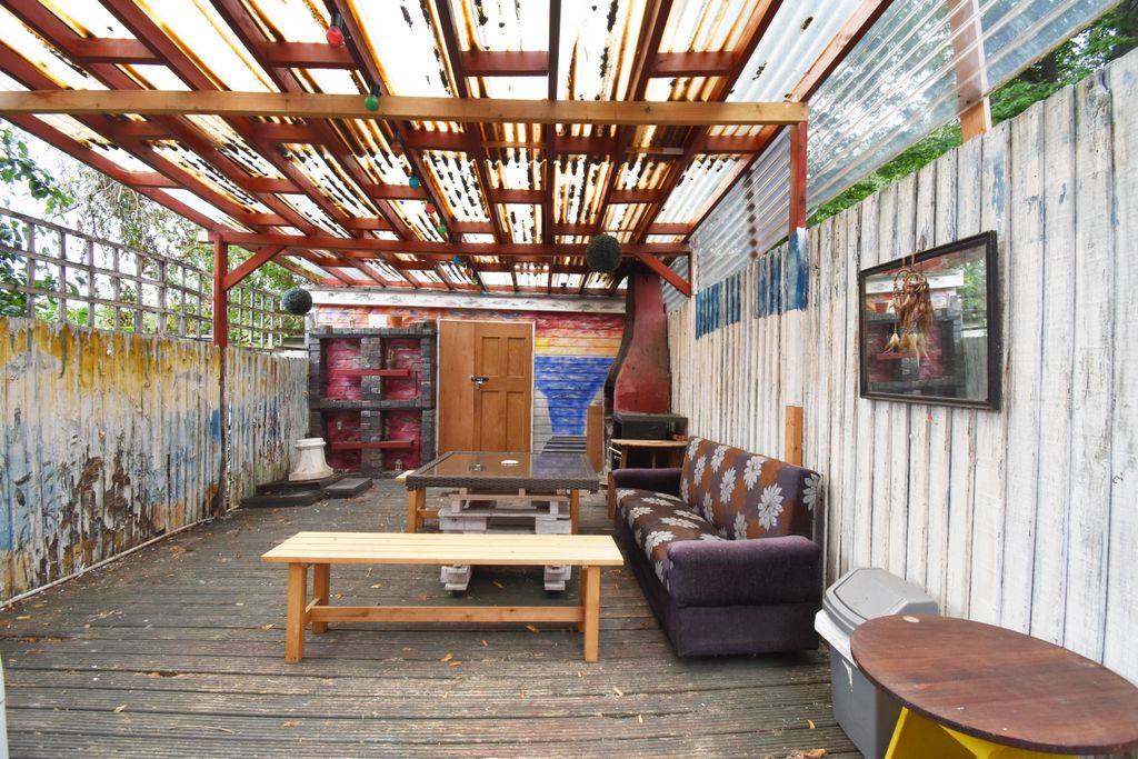 Property photo 3 of 7
