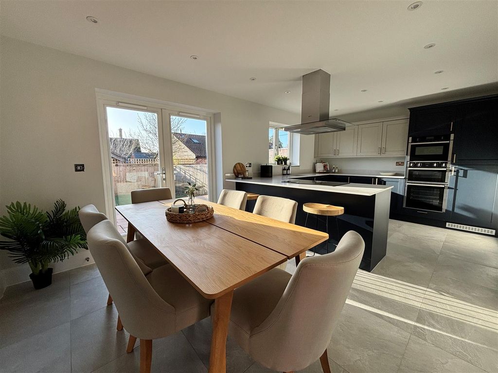 Property photo 3 of 18 2.Jpg