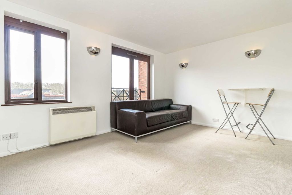 Property photo 2 of 3