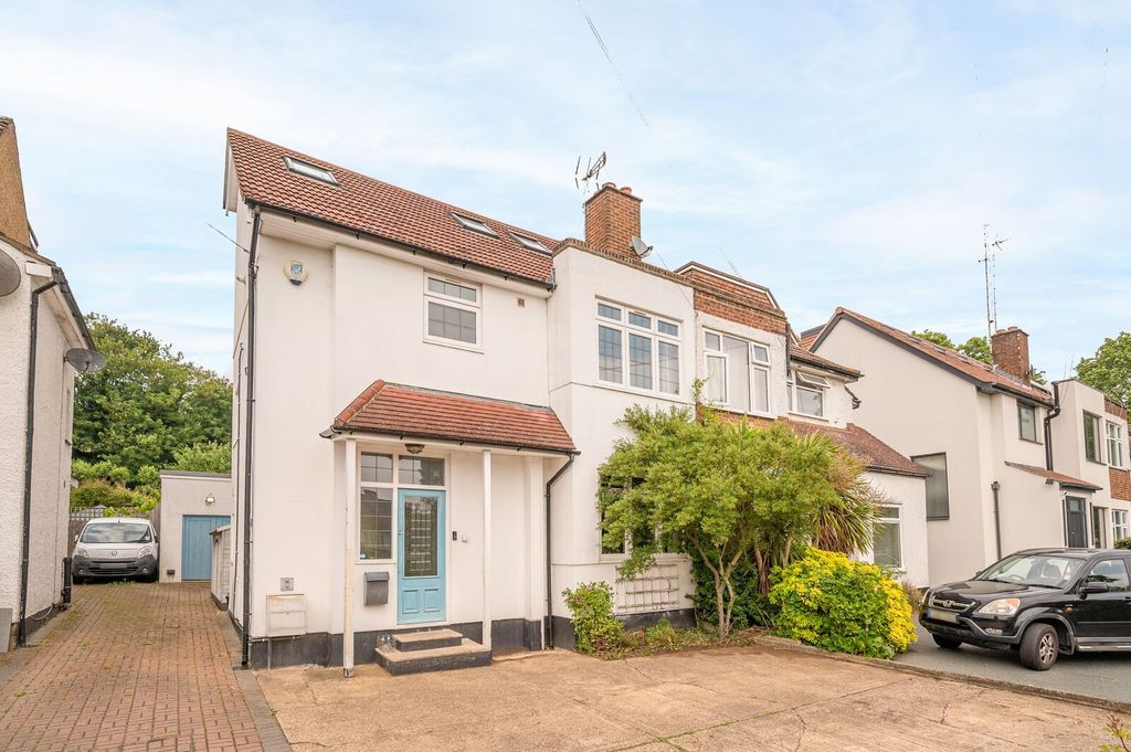 Property photo 3 of 12