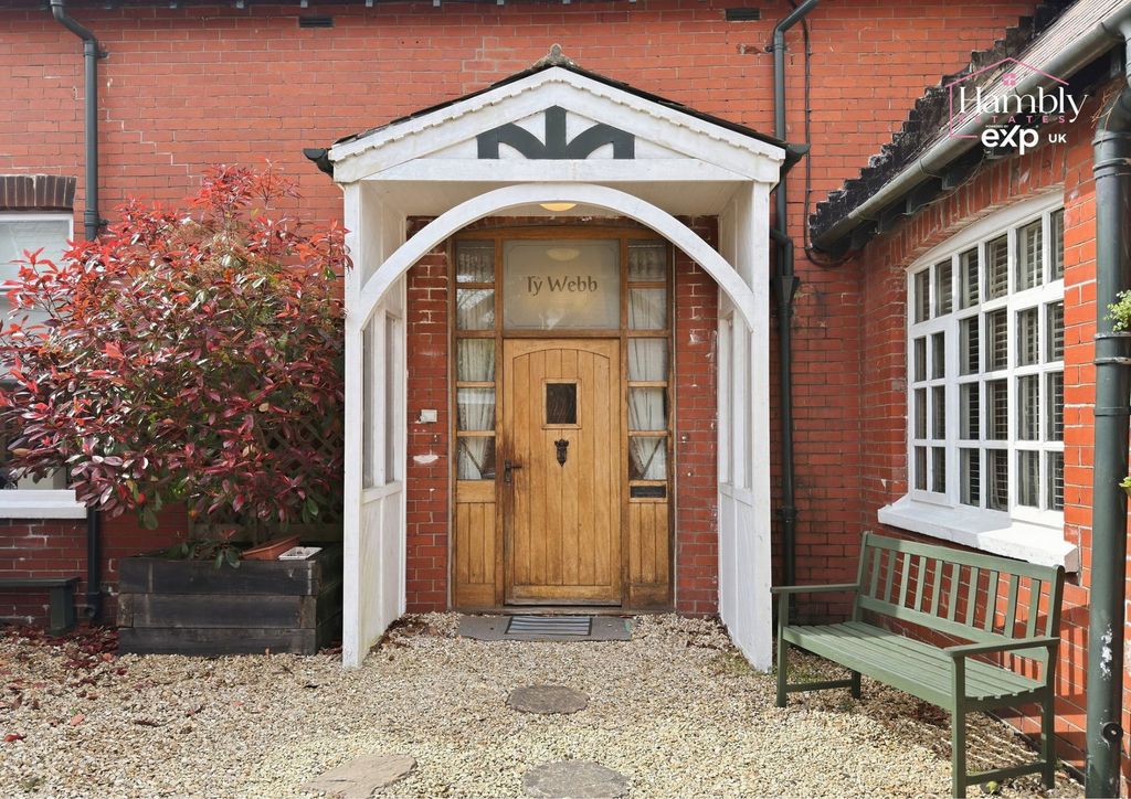 Property photo 2 of 29