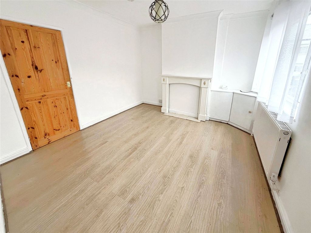 Property photo 3 of 10 Picture No. 02
